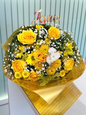 BUQUÊ 6 ROSAS MISTAS
